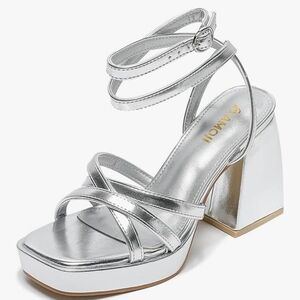 Womens Metallic Silver Strappy Chunky Heels Size 7 NEW